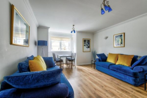GuestReady - Stylish Apt w/ Parking near Edinburgh
